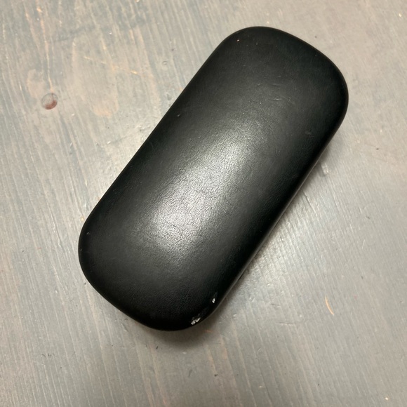 Balmain glasses case
Looks & works great - Picture 3 of 9